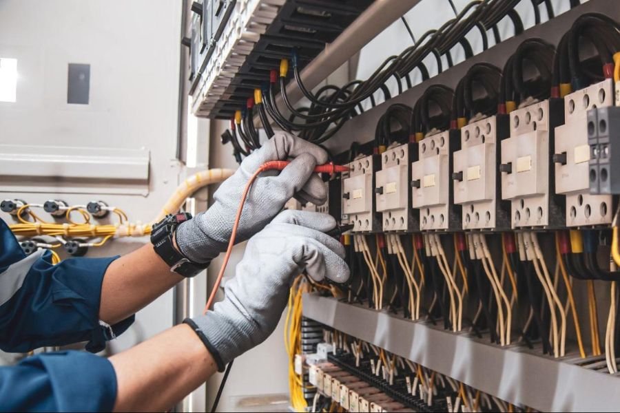 Manutenção de painel elétrico industrial 