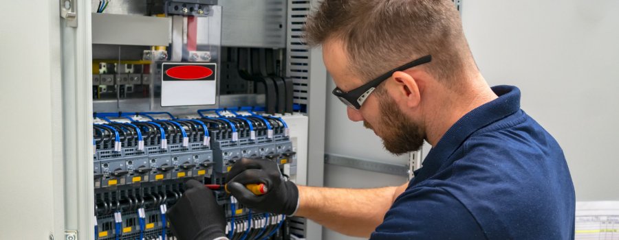 manutenção elétrica industrial